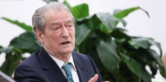 Sali Berisha, ky palaço i Kuvendit nga shtatori e tutje