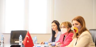 Manastirliu pret delegacionin turk: Forcojmë urat e bashkëpunimit për përmirësimin e sistemit shëndetësor