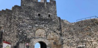 Kalaja e Beratit gjallërohet nga turistët vendas e të huaj/ Mbi 20 mijë në janar-qershor