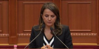 Mbajti fjalën e saj të fundit si deputete në Kuvend, Hajdari: Të bëhemi të gjithë bashkë, të majtë e të djathtë!