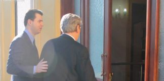 Spastrimi anti-amerikan i PD-së: Largohen ata që takuan zyrtarin e lartë të DASH