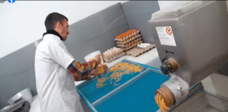 Sipërmarrësi i ri nga Peshkopia ndërthur traditën dhe trendet moderne në prodhimin e jufkave