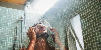 4 arsye pse bëni mirë që ta nisni ditën me një dush të ftohtë