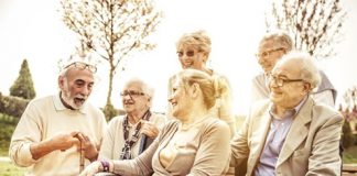 Studimi i fundit: Njerëzit mund të jetojnë më shumë se 130 vjet në 2100