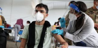 Greqia vendos për fillimin e vaksinimit të 12-15-vjeçarëve