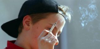 Studimi/ Lockdown rriti duhanpirësit, kryesisht të rinj