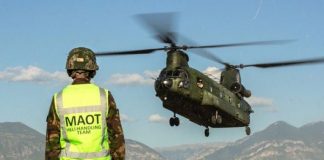 Zjarret, mbërrin në Tiranë helikopter zëvendësues nga Çekia