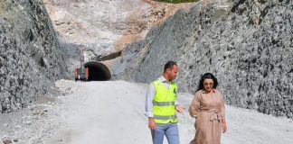 Përfundojnë gërmimet në tunelin e Skërficës, Balluku: Aksi Kardhiq-Delvinë gati për sezonin e ardhshëm turistik