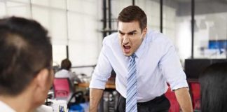 Si të qëndroni të qetë në një situatë konflikti