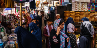 Talebanët: Nuk jemi trajnuar për trajtimin e grave, ndaj u kemi kërkuar të qëndrojnë në shtëpi