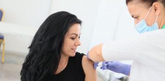 Rreth 1.5 milion vaksinime antikovid, Manastirliu: Shfrytëzoni muajin e vaksinimit të hapur