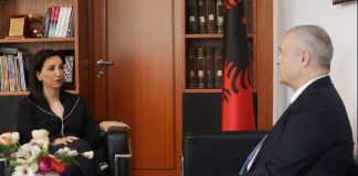 Projekti ‘Shkolla për Shëndetin’/ Ministrja Kushi takon ambasadorin zviceran: Të angazhuar në projekte të përbashkëta në fushën e Arsimit