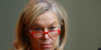 Ministrja holandeze tërhiqet për shkak të kaosit në Afganistan