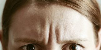 Disa këshilla të thjeshta për të parandaluar që tani rrudhat