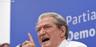 Berisha i jep zemër vetës: Edhe Papandreu ishte 20 vjet “non grata” në SHBA, por pati fund të lumtur