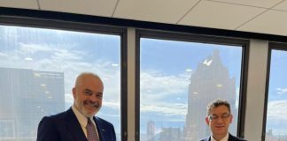 Rama takon drejtorin ekzekutiv të Pfizer: Na hapi dyert një vit më parë duke na mundësuar nisjen e vaksinimit përpara të tjerëve