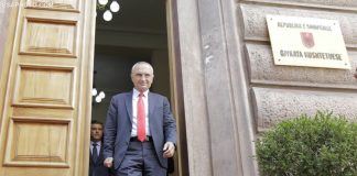 Ilir Meta uron Lindita Nikollën: Më në fund kemi mbyllur dy vitet më të errëta të historisë tonë parlamentare