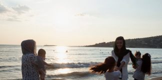 Lind në Shqipëri fëmija i parë afgan, prindërit i vendosin emrin e veçantë