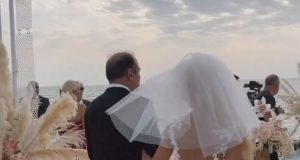 Fotolajm/ Vajza e Haxhinastos martohet me djalin e Nasip Naços