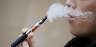 Dy milionë të rinj amerikanë konsumatorë të rregullt të cigareve elektronike