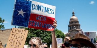 Pas protestave masive, pezullohet përkohësisht ligji kundër aborteve në SHBA