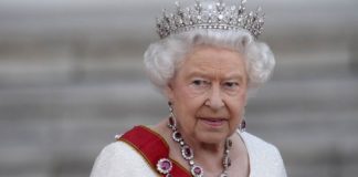 Mbretëresha Elizabeth kritikon ashpër udhëheqësit botërorë: Flisni shumë, por asgjë nuk bëni!