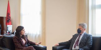 Progres raporti i KE/ Spiropali pret ambasadorin e Austrisë: Vullnet për të votuar në Kuvend zgjatjen e mandatit të KPK dhe KP