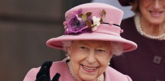 Gjeti një kërmill të ngordhur në pjatë, reagimi i Mbretëreshës Elizabeth është thjesht epik