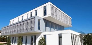 Rama publikon pamjet nga kompleksi i ri i Shërbimeve të Transportit Rrugor në Berat: Garanton cilësi të re shërbimi