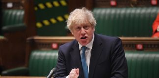 Johnson: Të dhënat paraprake tregojnë se Omicron është më i transmetueshëm se Delta