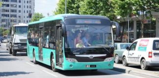 Transporti publik: Nga sot përgjysmohet numri i urbanëve në Tiranë