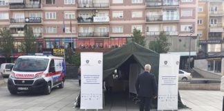 Nis vaksinimi në sheshin e Prishtinës