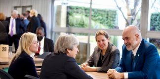 I pranishëm në konferencën e klimës në Glasgou, kryeministri Rama poston fotoalbumin e ditës