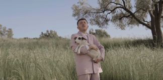 ‘Bagëti e Bujqësi’, artisti ‘Killua’ sjell krijimin e ri si revoltë dhe ironi ndaj produkteve komerciale e pa thelb