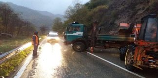 Moti i keq/ Rrëshqitje dherash në disa akse rrugore, ARRSH në terren