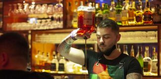 Media e njohur greke shkrim për Tiranën, zonat më tërheqëse dhe jetën e natës: Një qytet që nuk fle asnjëherë