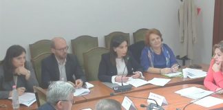 Kushi nxjerr blof dy herë Zhupën në komisionin parlamentar për edukimin