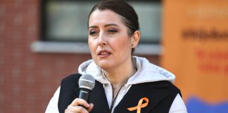 Fushata kundër dhunës ndaj grave, Manastirliu në Kamëz: Ndryshimi fillon me të rinjtë, edukimi arma më e fortë për parandalimin e dhunës