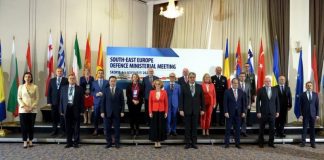 Peleshi në Ministerialin e Mbrojtjes së Europës Jug-Lindore: Shqipëria pro “Politikës së dyerve të hapura” për nismat rajonale