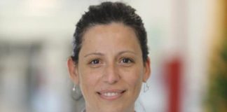 Ermira Pajaj, mjekja neurokirurge e Spitalit Memorial që shërben larg vendbanimit