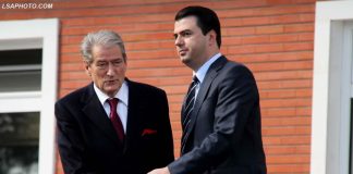 Partia Demokratike po ndryshon emrin dhe do quhet: “Vetëfundosja”