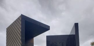 Një ditë para 28 Nëntorit/ Dhunohet monumenti i Pavarësisë në Tiranë