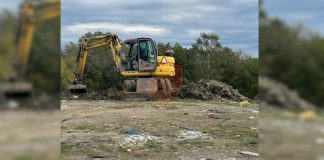 Mbetjet në lumin Shkumbin, ragon policia: Të grumbulluara prej vitesh, po pastrohen