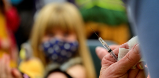 Greqia kopjon modelin austriak/ Drejt karantinimit të gjithë të pavaksinuarit