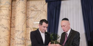 Festa e Hanukkah ndez festivalin e dritave në Bashkinë e Tiranës, Veliaj: “2022 një vit fantastik bashkëpunimi mes Tiranës dhe Izraelit”