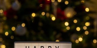 Besëtytnitë e Vitit të Ri, traditat që bëhen nëpër botë për mbarësi