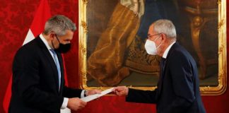 I treti brenda 3 muajve, betohet kancelari i ri i Austrisë