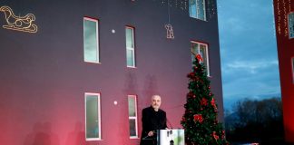 122 familje në Bubq futen në shtëpitë e reja, Rama: I sigurt se nëse demokratëve këtu u bllokohen bravat do ndihmohen nga fqinjët socialistë