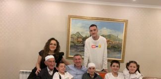 Kadri Veseli merr lajmin e hidhur në qelitë e Hagës, pas babait Kadri Veseli humb edhe nënën