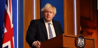 Britania regjistron mbi 200 mijë raste me Covid-19/ Johnson: Mund ta përballojmë situatën pa izolim dhe masa të tjera. Njerëzit po vdesin se nuk janë vaksinuar